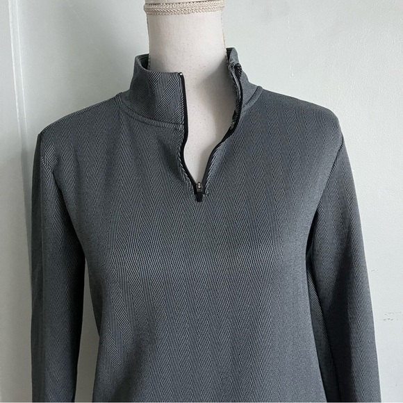 Nike • Grey Herringbone Chevron Grey Therma Fit ONE Pullover - Picture 5 of 7